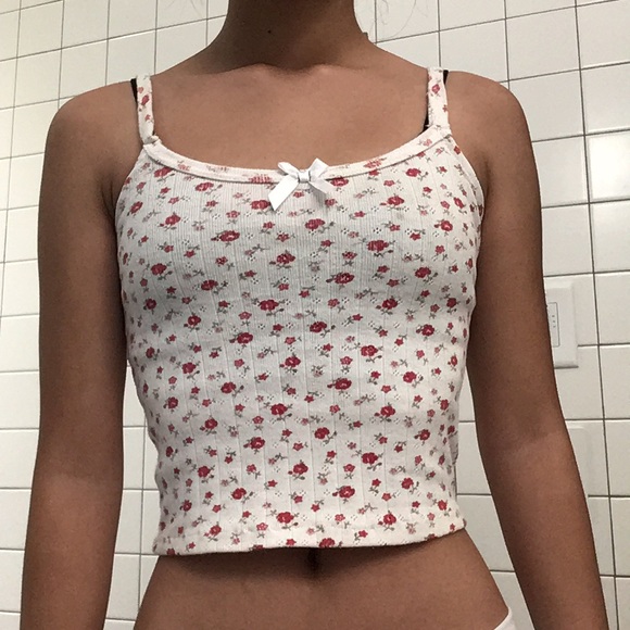 Brandy Melville skylar bow tank - Picture 1 of 2